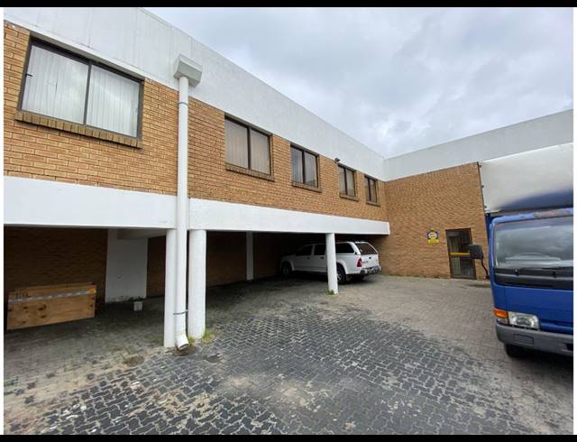 1,490M² WAREHOUSE FOR SALE IN KILLARNEY GARDENS